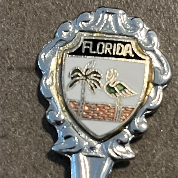 Trillium Silver Floral Spoon - Picture 4 of 16